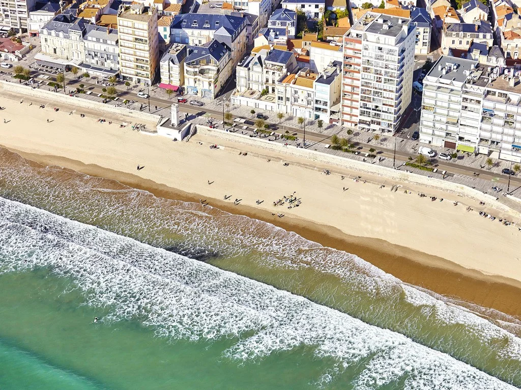 vol au dessus des plages des sables d'olonne